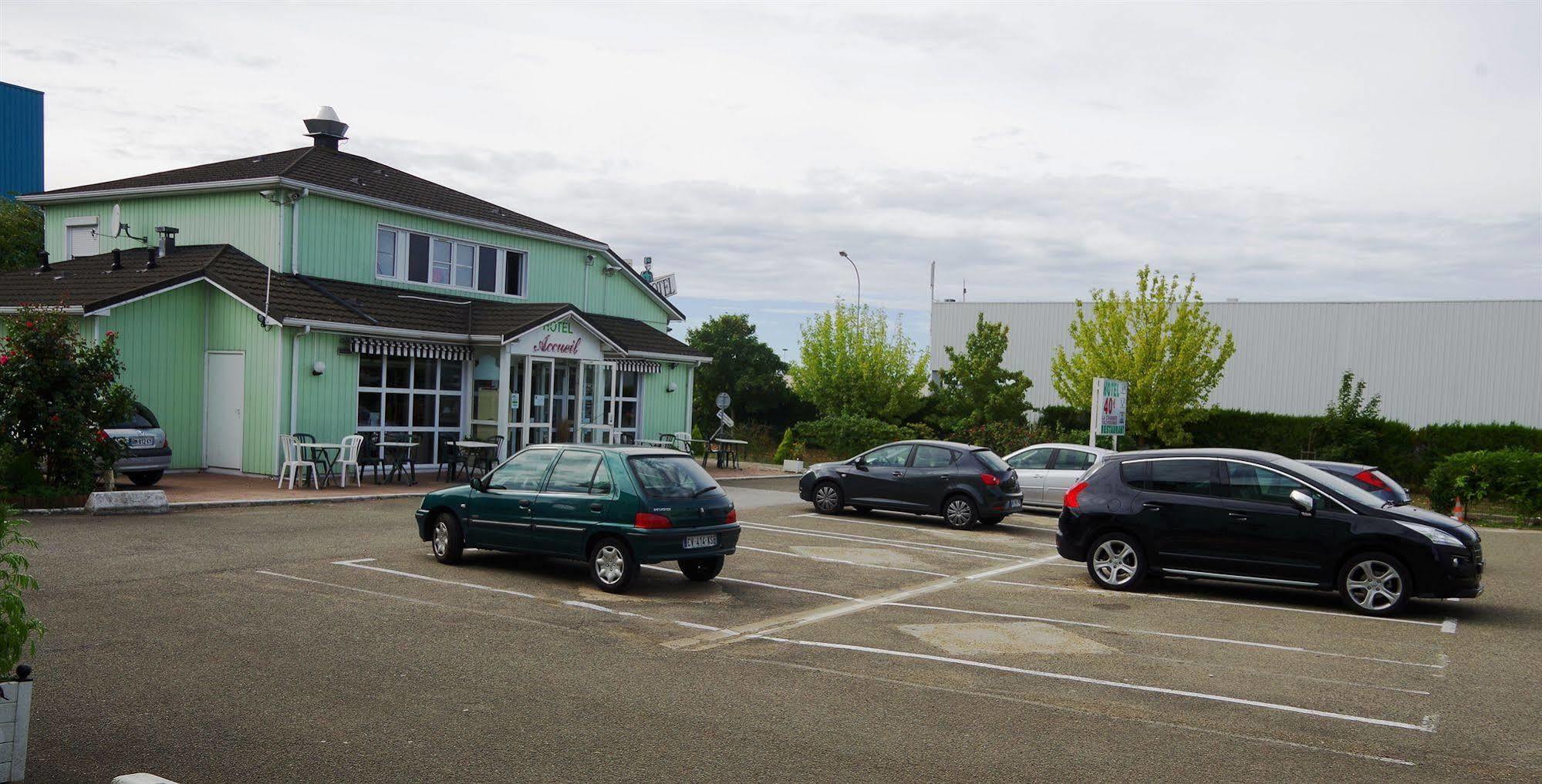 Premiere Classe Coignieres Hotel Exterior photo